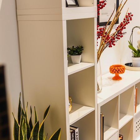 Dimora De Gasperi Apartment Bari Bagian luar foto